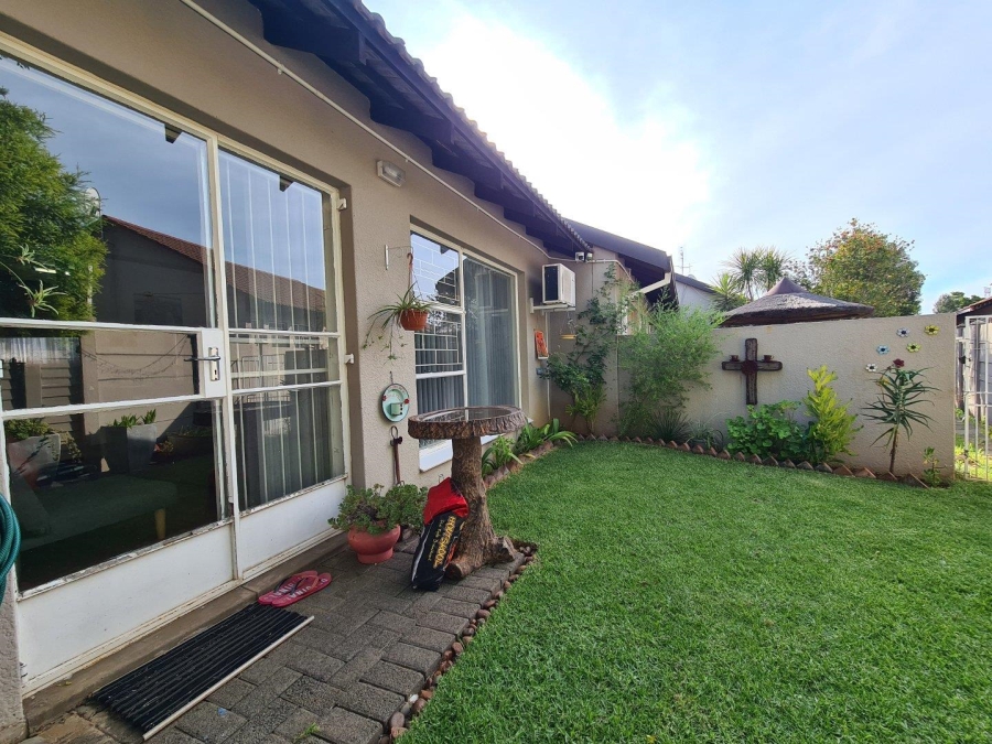 2 Bedroom Property for Sale in Heuwelsig Free State